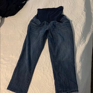 Maternity capris